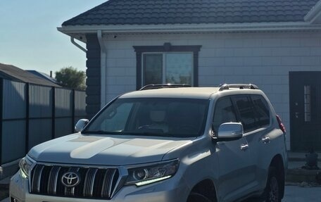 Toyota Land Cruiser Prado 150 рестайлинг 2, 2018 год, 4 450 000 рублей, 2 фотография