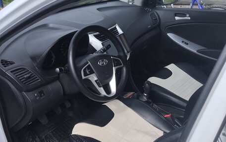 Hyundai Solaris II рестайлинг, 2013 год, 530 000 рублей, 3 фотография