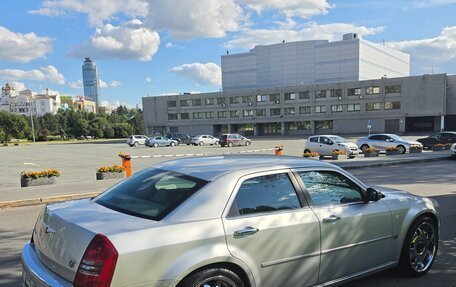 Chrysler 300C II, 2006 год, 800 000 рублей, 5 фотография