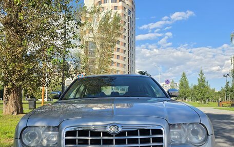 Chrysler 300C II, 2006 год, 800 000 рублей, 7 фотография
