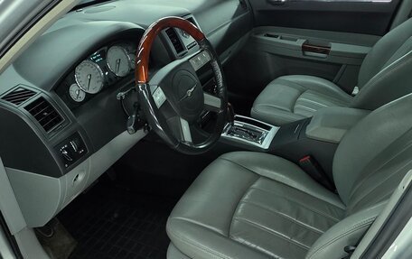 Chrysler 300C II, 2006 год, 800 000 рублей, 9 фотография