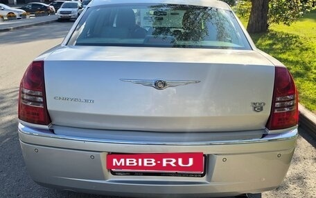 Chrysler 300C II, 2006 год, 800 000 рублей, 8 фотография