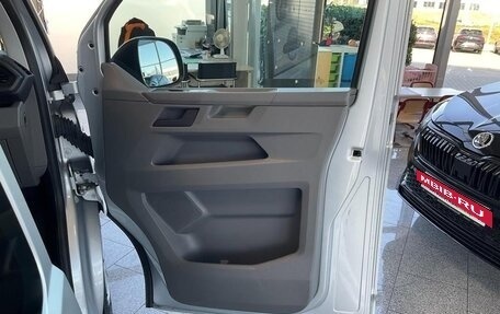 Volkswagen Transporter T6 рестайлинг, 2022 год, 3 650 800 рублей, 10 фотография
