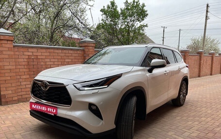 Toyota Highlander, 2021 год, 7 100 000 рублей, 2 фотография