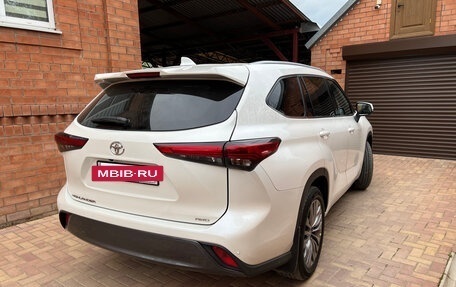 Toyota Highlander, 2021 год, 7 100 000 рублей, 3 фотография