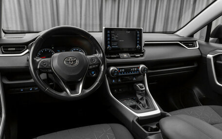 Toyota RAV4, 2020 год, 3 140 000 рублей, 7 фотография
