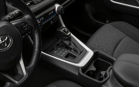 Toyota RAV4, 2020 год, 3 140 000 рублей, 13 фотография