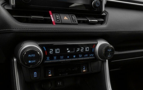 Toyota RAV4, 2020 год, 3 140 000 рублей, 21 фотография