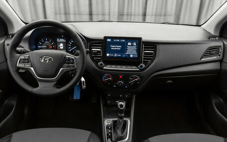 Hyundai Solaris II рестайлинг, 2021 год, 1 370 000 рублей, 8 фотография