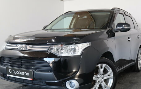 Mitsubishi Outlander III рестайлинг 3, 2013 год, 1 399 000 рублей, 3 фотография