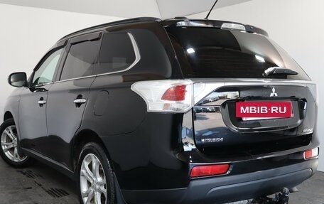 Mitsubishi Outlander III рестайлинг 3, 2013 год, 1 399 000 рублей, 4 фотография