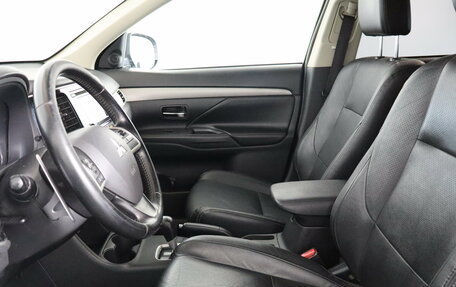 Mitsubishi Outlander III рестайлинг 3, 2013 год, 1 399 000 рублей, 7 фотография