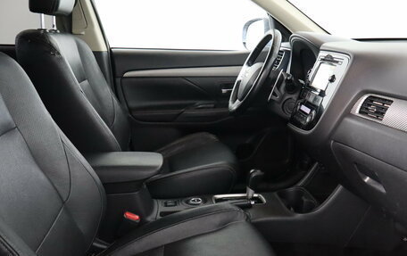 Mitsubishi Outlander III рестайлинг 3, 2013 год, 1 399 000 рублей, 12 фотография