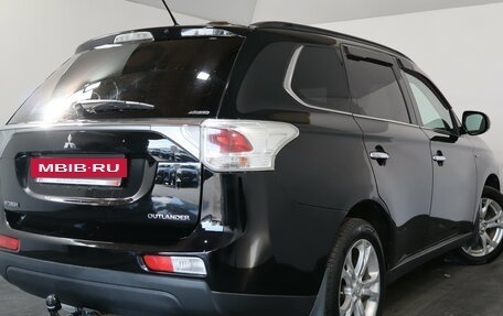 Mitsubishi Outlander III рестайлинг 3, 2013 год, 1 399 000 рублей, 6 фотография