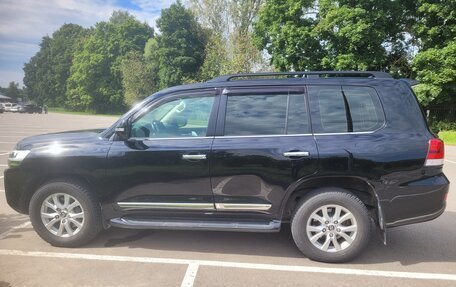Toyota Land Cruiser 200, 2019 год, 6 950 000 рублей, 3 фотография