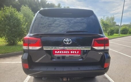 Toyota Land Cruiser 200, 2019 год, 6 950 000 рублей, 2 фотография