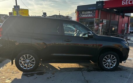 Toyota Land Cruiser Prado 150 рестайлинг 2, 2017 год, 4 230 000 рублей, 7 фотография