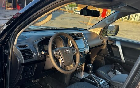 Toyota Land Cruiser Prado 150 рестайлинг 2, 2017 год, 4 230 000 рублей, 11 фотография