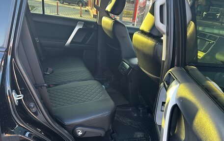 Toyota Land Cruiser Prado 150 рестайлинг 2, 2017 год, 4 230 000 рублей, 12 фотография