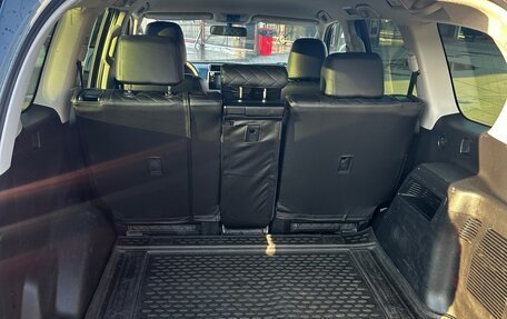 Toyota Land Cruiser Prado 150 рестайлинг 2, 2017 год, 4 230 000 рублей, 13 фотография