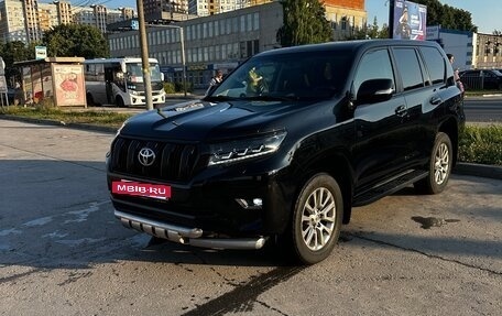 Toyota Land Cruiser Prado 150 рестайлинг 2, 2017 год, 4 230 000 рублей, 2 фотография