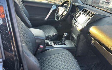 Toyota Land Cruiser Prado 150 рестайлинг 2, 2017 год, 4 230 000 рублей, 15 фотография