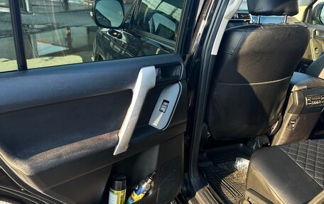 Toyota Land Cruiser Prado 150 рестайлинг 2, 2017 год, 4 230 000 рублей, 14 фотография