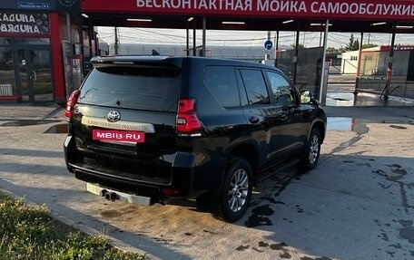 Toyota Land Cruiser Prado 150 рестайлинг 2, 2017 год, 4 230 000 рублей, 8 фотография