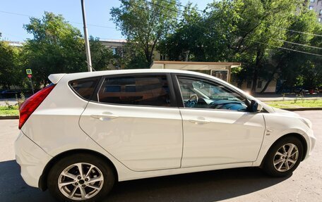 Hyundai Solaris II рестайлинг, 2011 год, 515 000 рублей, 2 фотография