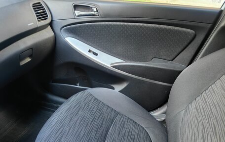 Hyundai Solaris II рестайлинг, 2011 год, 515 000 рублей, 9 фотография