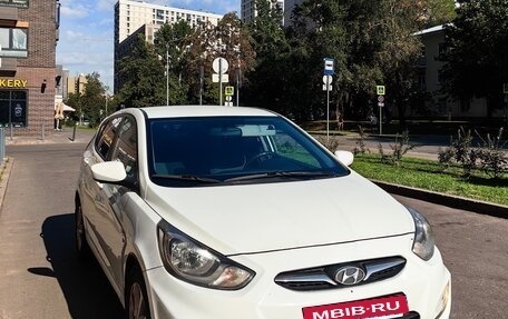 Hyundai Solaris II рестайлинг, 2011 год, 515 000 рублей, 3 фотография