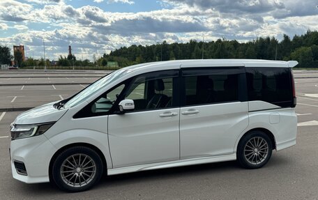 Honda Stepwgn IV, 2017 год, 2 000 000 рублей, 3 фотография