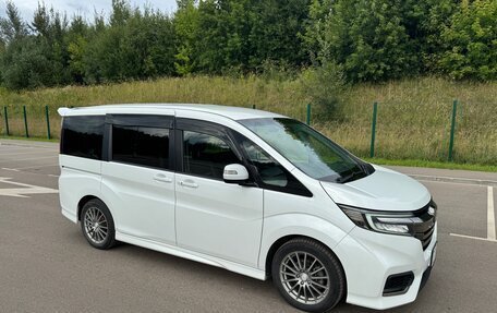 Honda Stepwgn IV, 2017 год, 2 000 000 рублей, 7 фотография