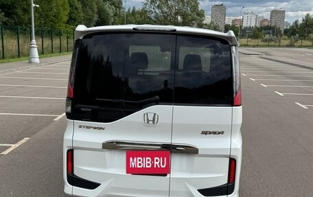 Honda Stepwgn IV, 2017 год, 2 000 000 рублей, 5 фотография