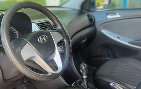 Hyundai Solaris II рестайлинг, 2012 год, 700 000 рублей, 7 фотография