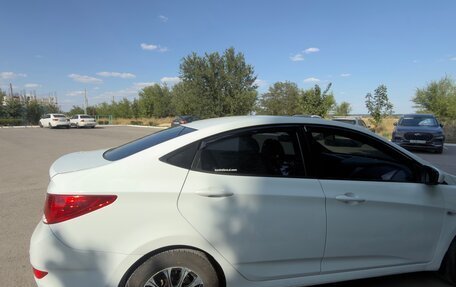 Hyundai Solaris II рестайлинг, 2012 год, 700 000 рублей, 5 фотография