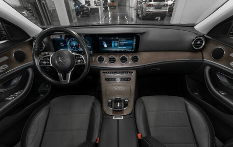 Mercedes-Benz E-Класс, 2020 год, 3 490 000 рублей, 7 фотография