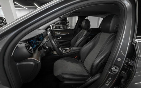 Mercedes-Benz E-Класс, 2020 год, 3 490 000 рублей, 8 фотография