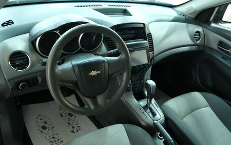 Chevrolet Cruze II, 2010 год, 669 000 рублей, 10 фотография