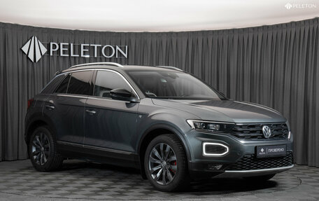 Volkswagen T-Roc I, 2019 год, 2 030 000 рублей, 2 фотография