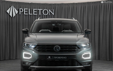 Volkswagen T-Roc I, 2019 год, 2 030 000 рублей, 3 фотография