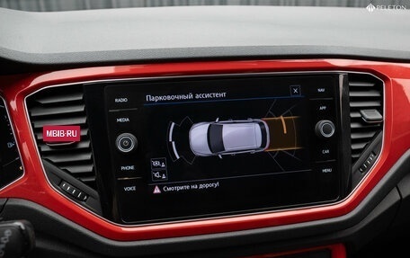 Volkswagen T-Roc I, 2019 год, 2 030 000 рублей, 21 фотография