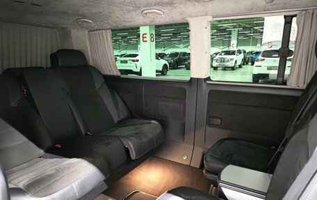 Volkswagen Multivan T6 рестайлинг, 2016 год, 4 450 000 рублей, 16 фотография