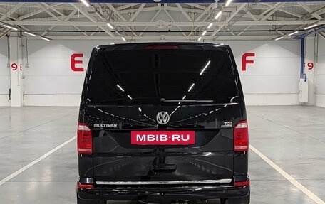 Volkswagen Multivan T6 рестайлинг, 2016 год, 4 450 000 рублей, 10 фотография