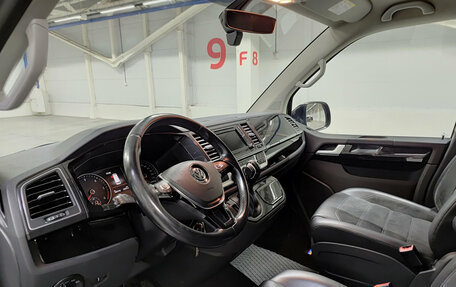 Volkswagen Multivan T6 рестайлинг, 2016 год, 4 450 000 рублей, 20 фотография
