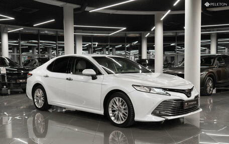 Toyota Camry, 2019 год, 3 170 150 рублей, 2 фотография
