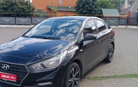 Hyundai Solaris II рестайлинг, 2017 год, 950 000 рублей, 1 фотография