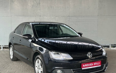 Volkswagen Jetta VI, 2011 год, 960 000 рублей, 1 фотография