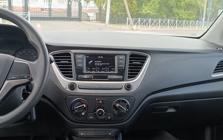 Hyundai Solaris II рестайлинг, 2017 год, 950 000 рублей, 6 фотография