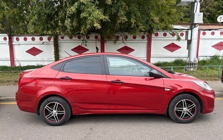 Hyundai Solaris II рестайлинг, 2013 год, 800 000 рублей, 3 фотография